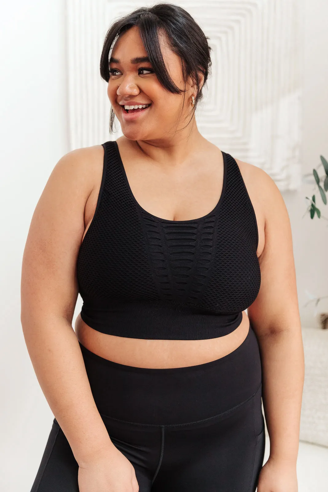 Keep Up Sports Bra In Black